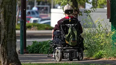 Czym się różni wózek aktywny od standardowego? — praktyczne 